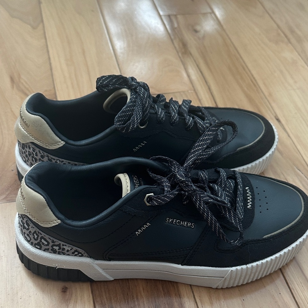 Skechers Black and Cream Sneakers